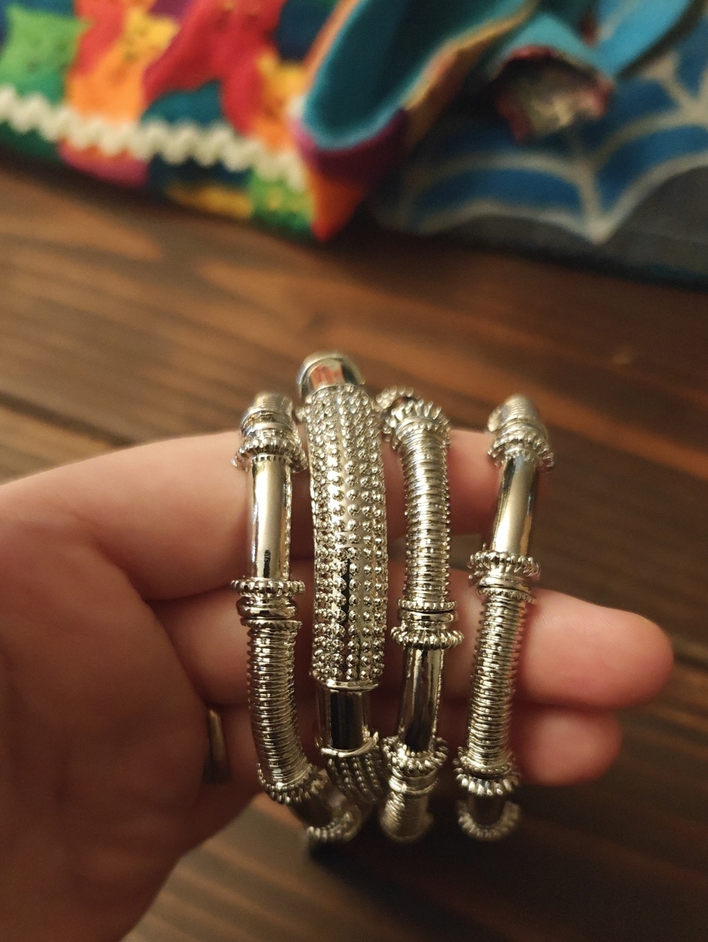 Silver-Tone Textured Multi-Bangle Set D02 6733